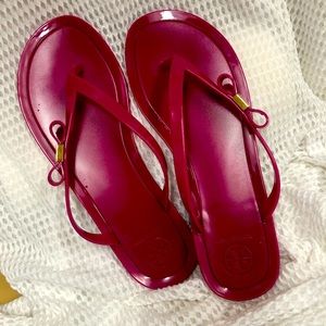 Tory Burch fuchsia jelly sandals 9